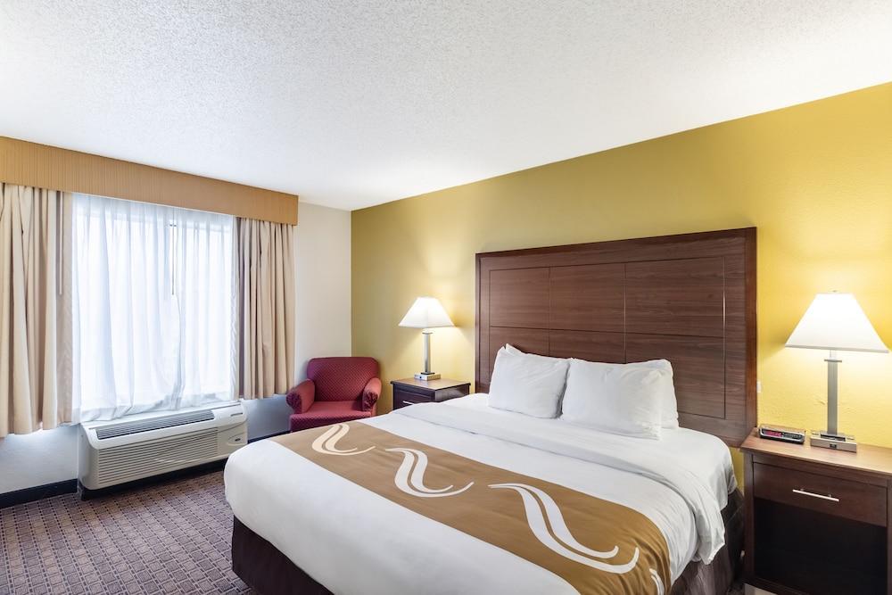 Quality Inn Milwaukee- Brookfield Exteriér fotografie