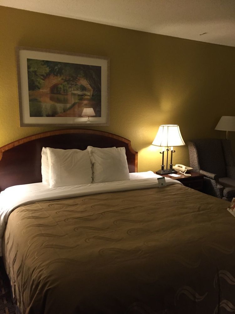 Quality Inn Milwaukee- Brookfield Exteriér fotografie