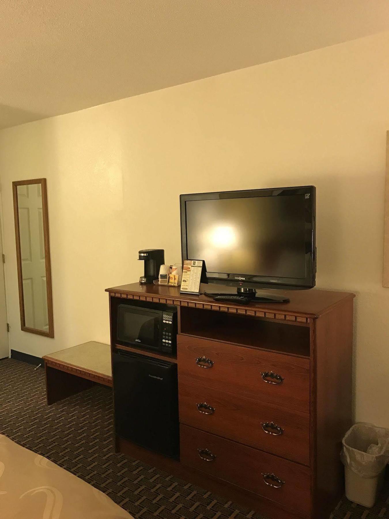 Quality Inn Milwaukee- Brookfield Exteriér fotografie