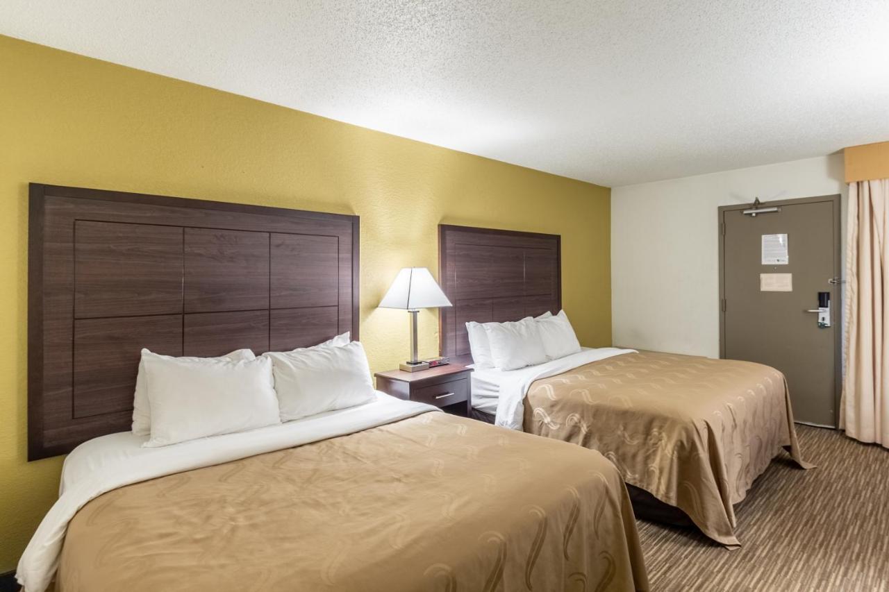 Quality Inn Milwaukee- Brookfield Exteriér fotografie