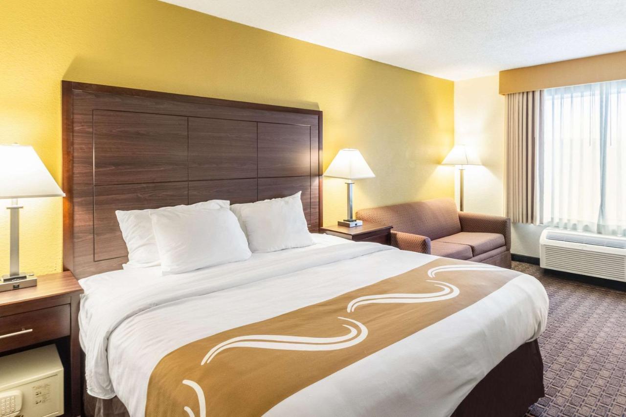 Quality Inn Milwaukee- Brookfield Exteriér fotografie