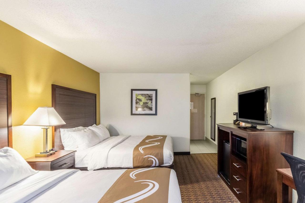 Quality Inn Milwaukee- Brookfield Exteriér fotografie