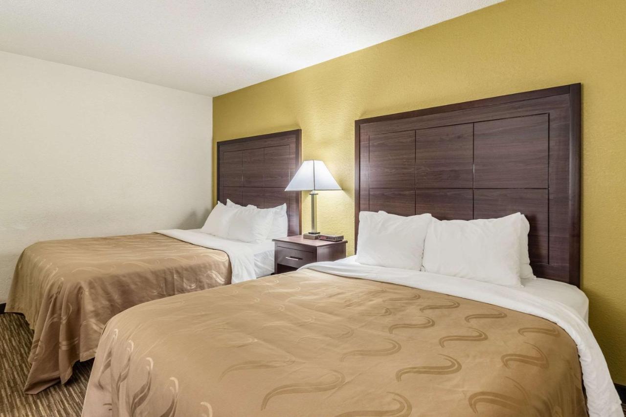 Quality Inn Milwaukee- Brookfield Exteriér fotografie