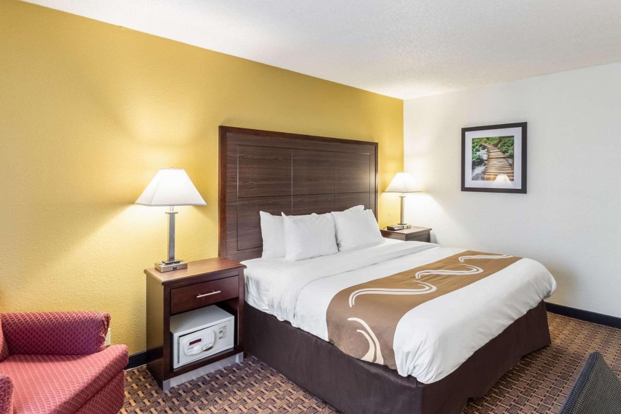 Quality Inn Milwaukee- Brookfield Exteriér fotografie